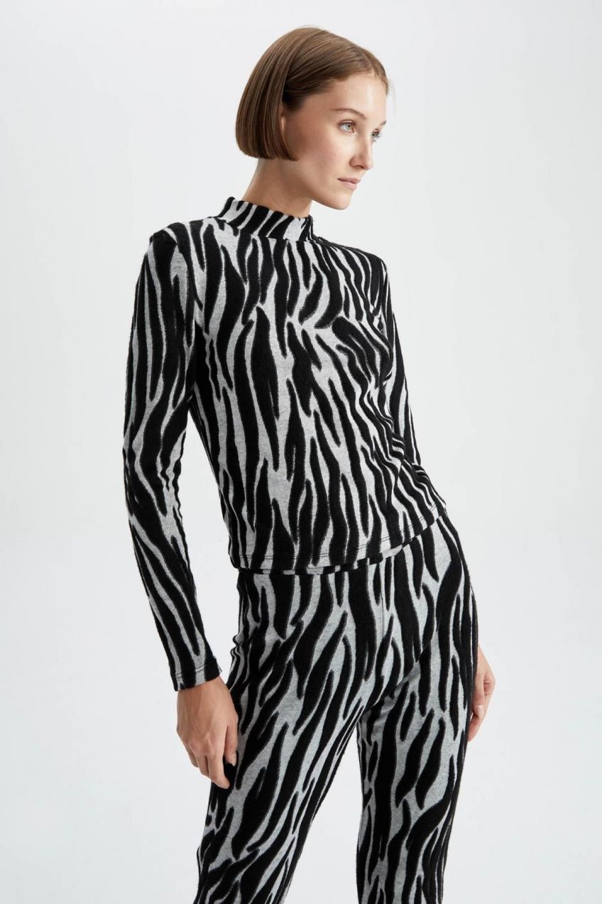 DEFACTO Fitted Half Turtleneck Zebra Patterned Long Sleeve T-Shirt