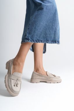 Capone Outfitters Trak Sole Tassel Women's Loafer