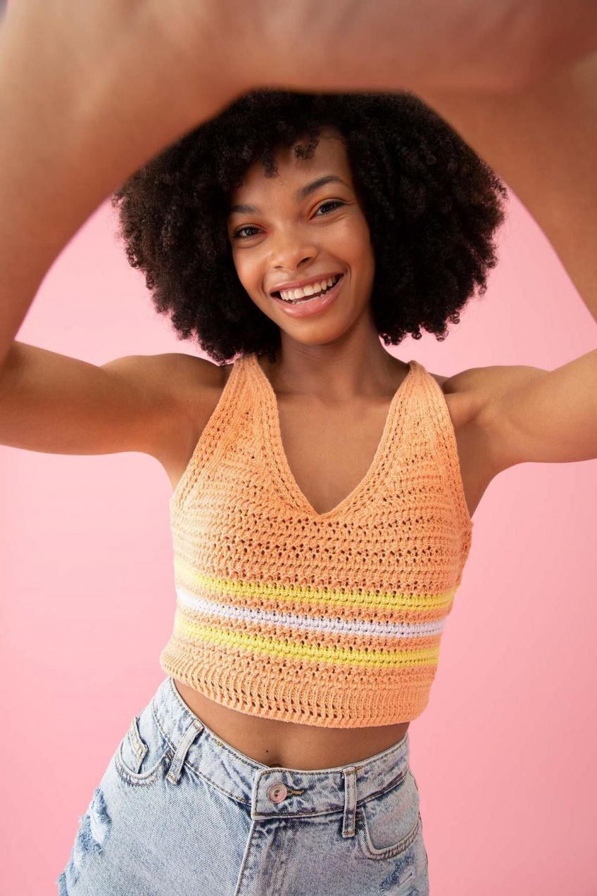 DEFACTO Slim Fit V-Neck Crop Sleeveless Knitted Crochet Undershirt
