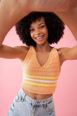 DEFACTO Slim Fit V-Neck Crop Sleeveless Knitted Crochet Undershirt