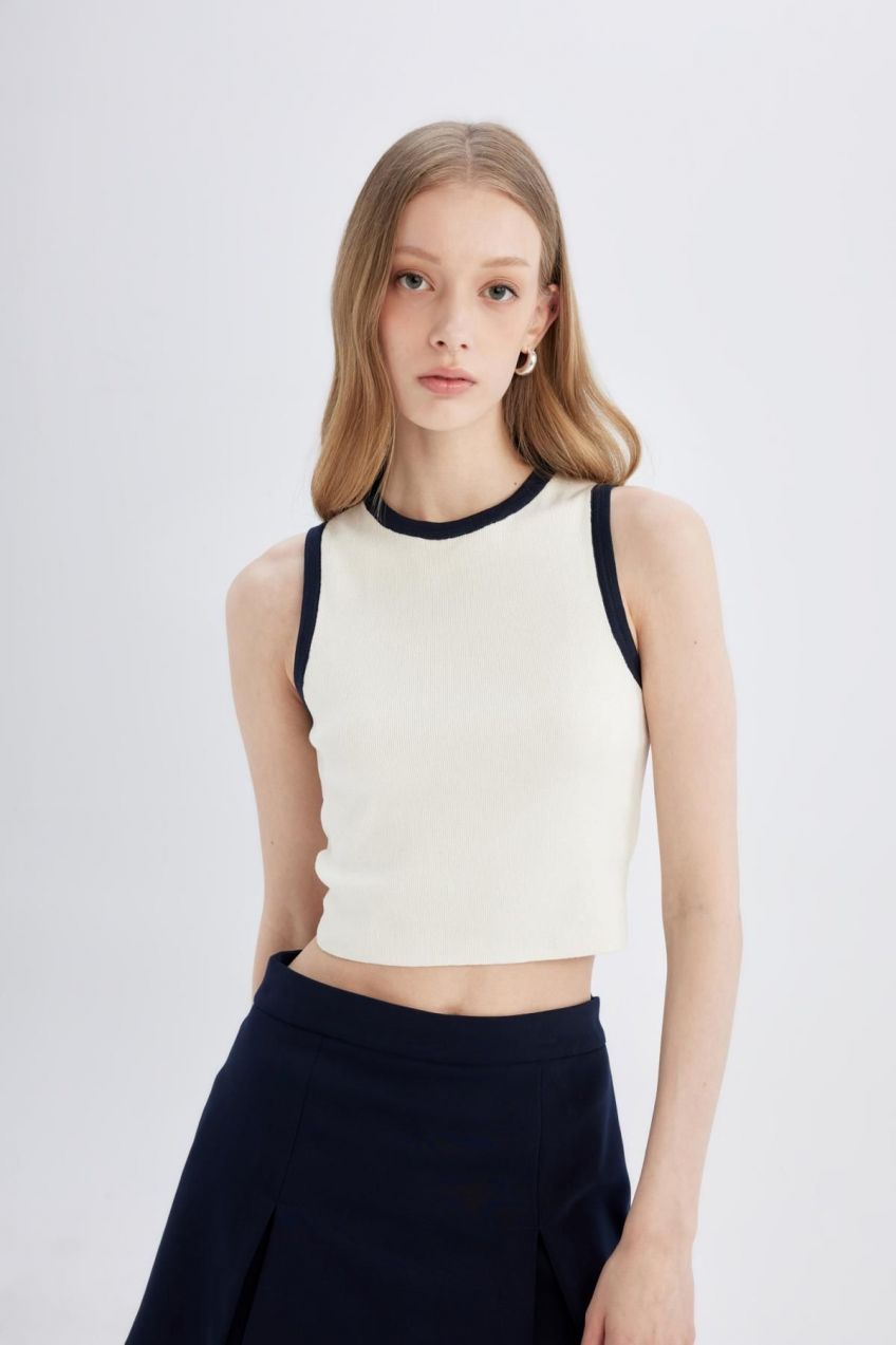 DEFACTO Fitted Barbell Collar Undershirt