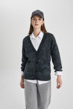 DEFACTO Regular Fit V-Neck Cardigan