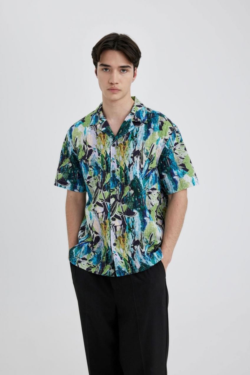 DEFACTO Oversize Fit Cropped Collar Printed Cotton Short Sleeve Shirt