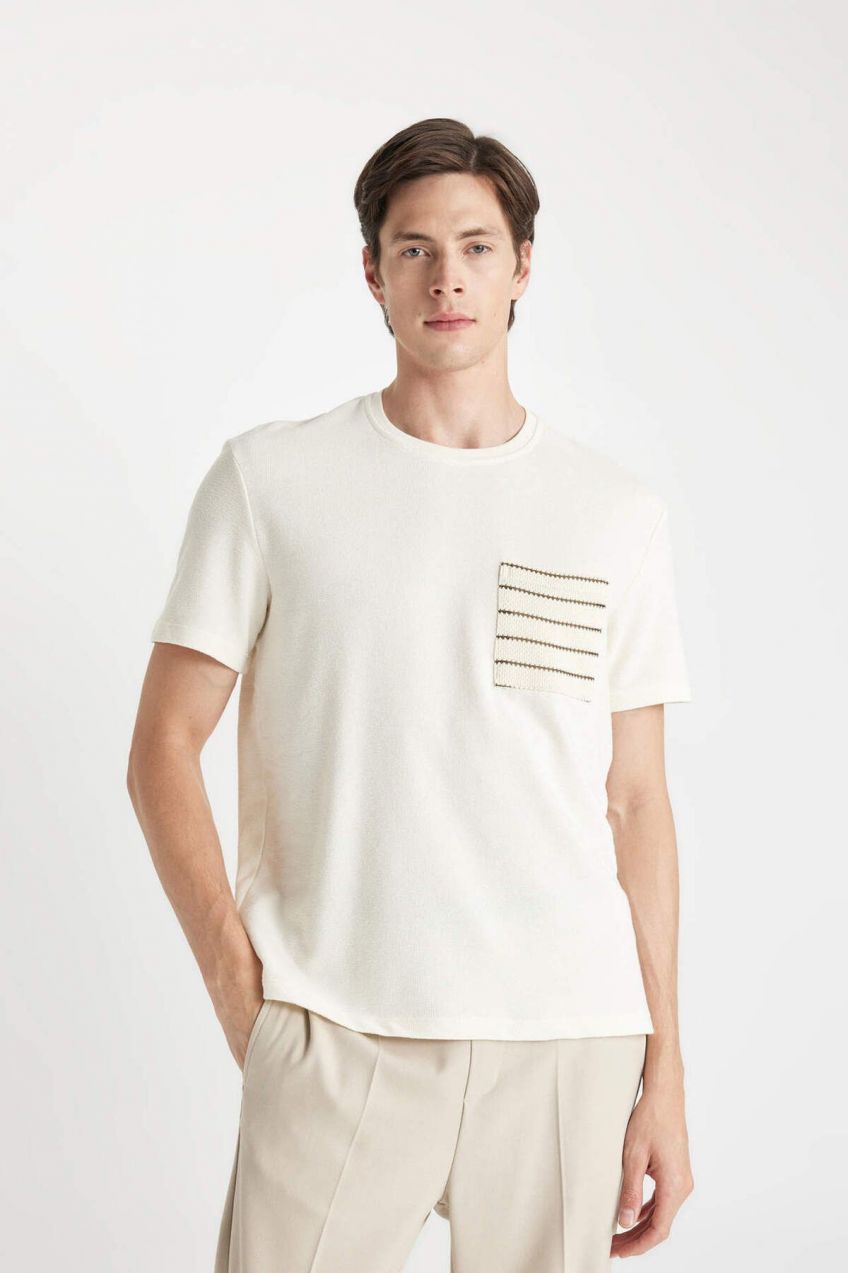 DEFACTO Regular Fit Crew Neck T-Shirt