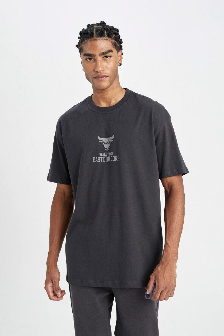 DeFactoFit NBA Chicago Bulls Boxy Fit Crew Neck Short Sleeve T-Shirt