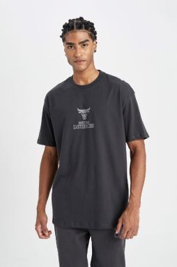 DeFactoFit NBA Chicago Bulls Boxy Fit Crew Neck Short Sleeve T-Shirt
