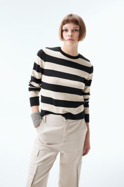 DEFACTO Regular Fit Striped Crew Neck Sweater