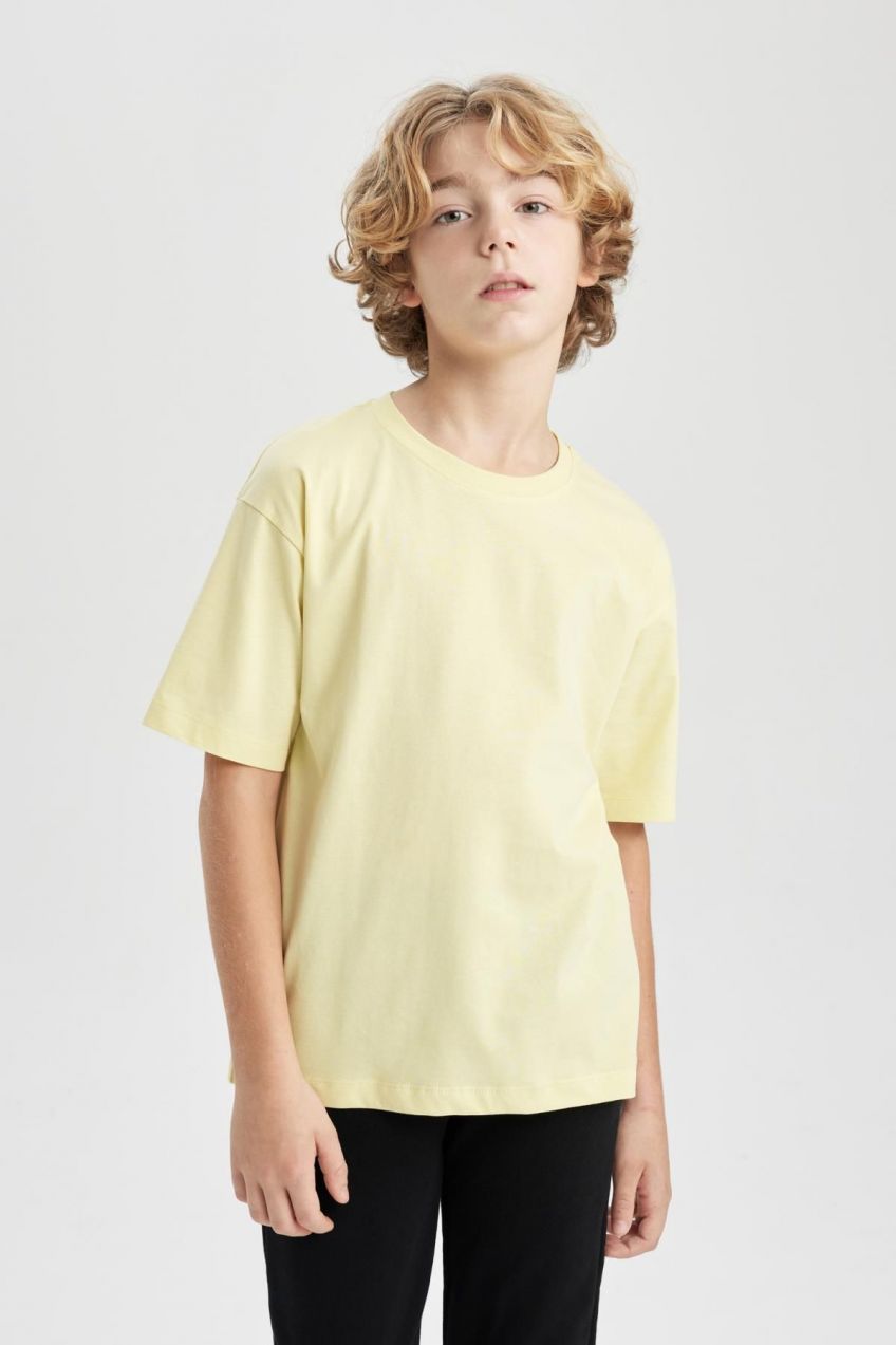DEFACTO Boy's Oversize Fit Crew Neck Basic Short Sleeve T-Shirt