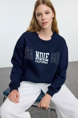 Trendyol Navy Blue Slogan Printed Oversize/Wide Fit Knitted Sweatshirt with Hem Detail