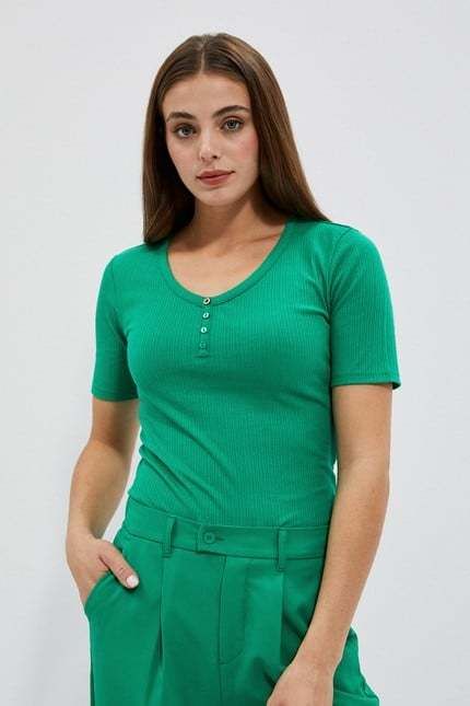 Blouse with round neckline and buttons