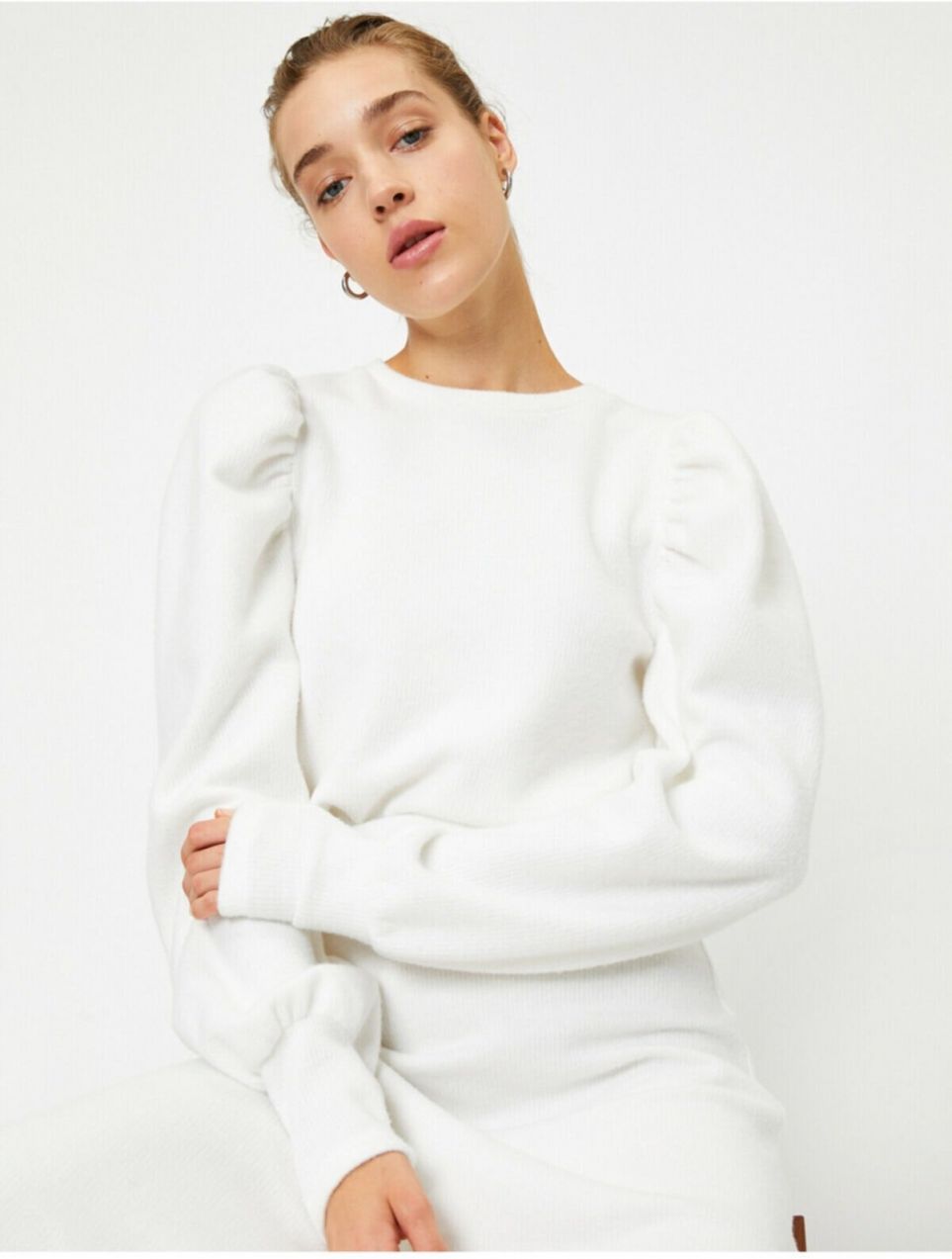 Koton Women's Ecru Crew Neck Puff Sleeve T-Shirt.