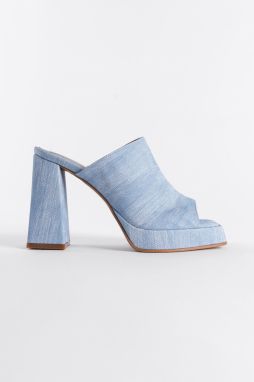 Capone Outfitters Women's Platform Flat Toe Single Strap Slippers