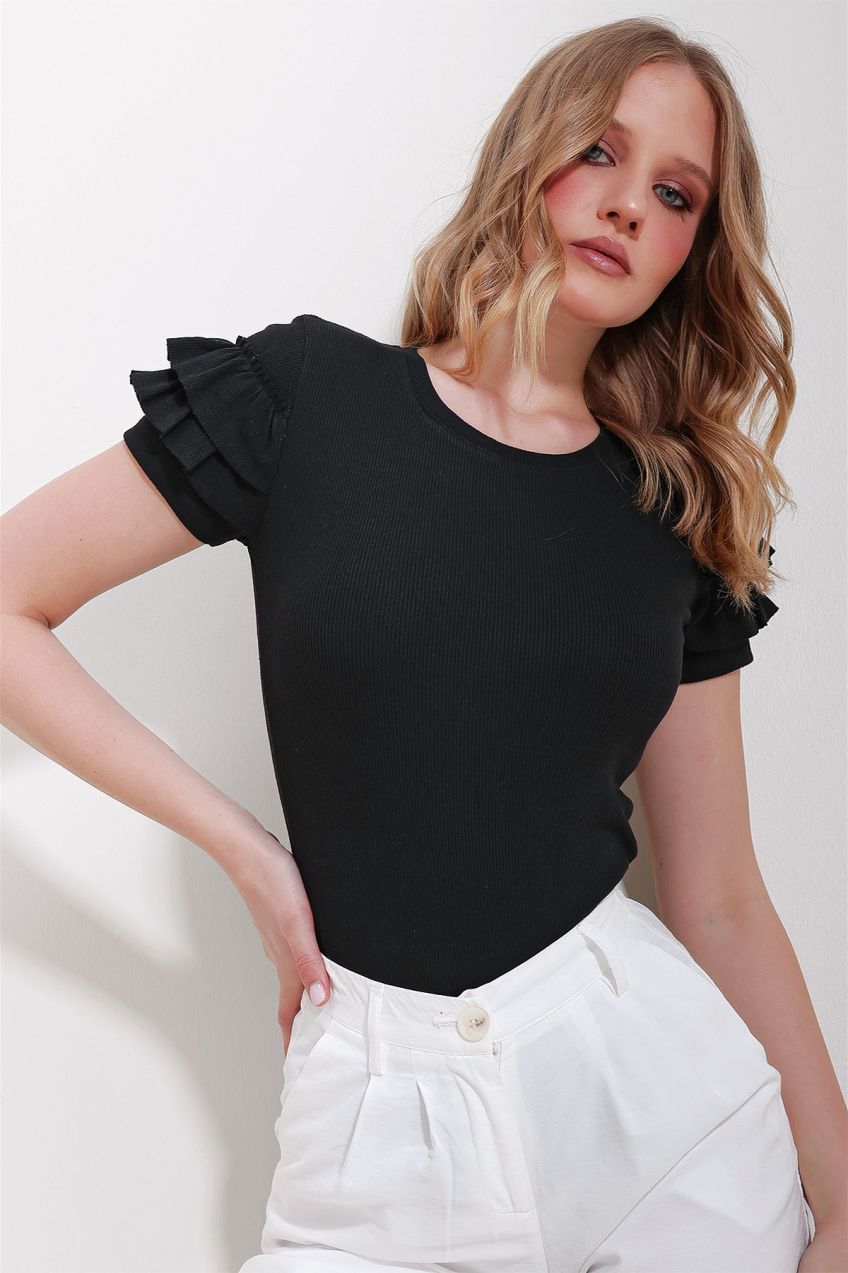 Trend Alaçatı Stili Women's Black Crew Neck Tiered Flounce Sleeve Blouse