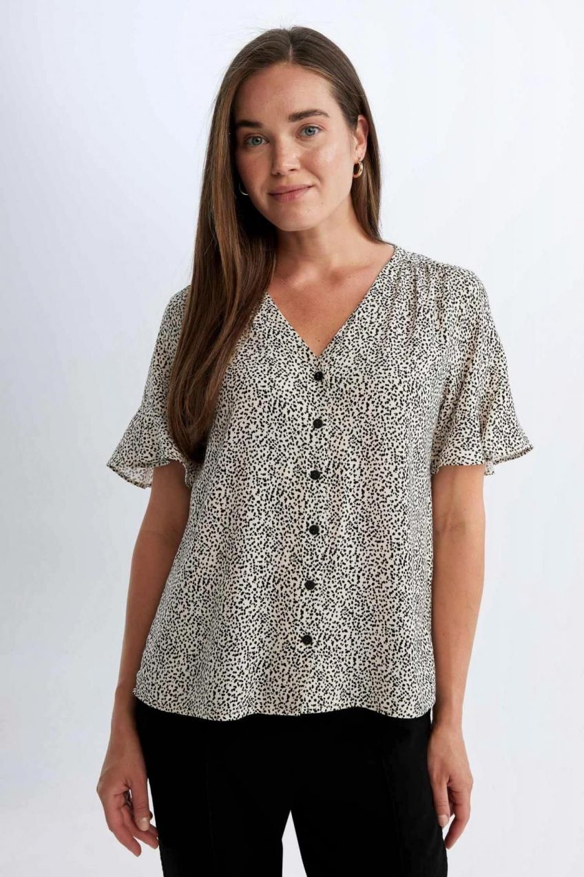 DEFACTO Regular Fit Patterned V Neck Short Sleeve Shirt