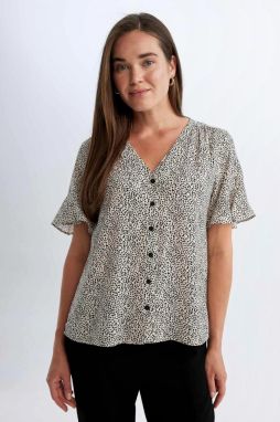 DEFACTO Regular Fit Patterned V Neck Short Sleeve Shirt