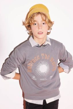 DEFACTO Boy's New Regular Fit Crew Neck Sweatshirt