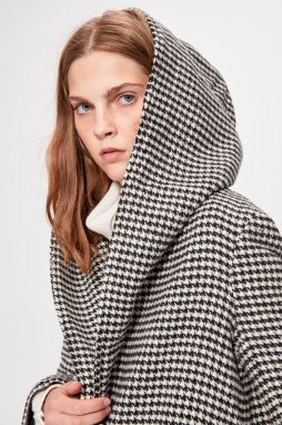 Trendyol Black Goose Foot Patterned Hoodie Detailed Coat