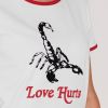 Swallows and Daggers Scorpion Love Hurts T Shirt galéria