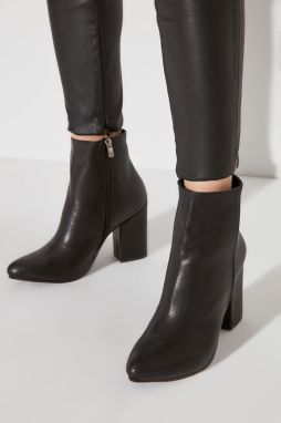 Trendyol Black Women's Boots & Bootie