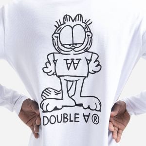 Wood Wood x Garfield Mel Longsleeve Standing 30045402-2323 WHITE galéria