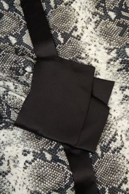 Blúzka Karl Lagerfeld Snake Print Silk Blouse galéria