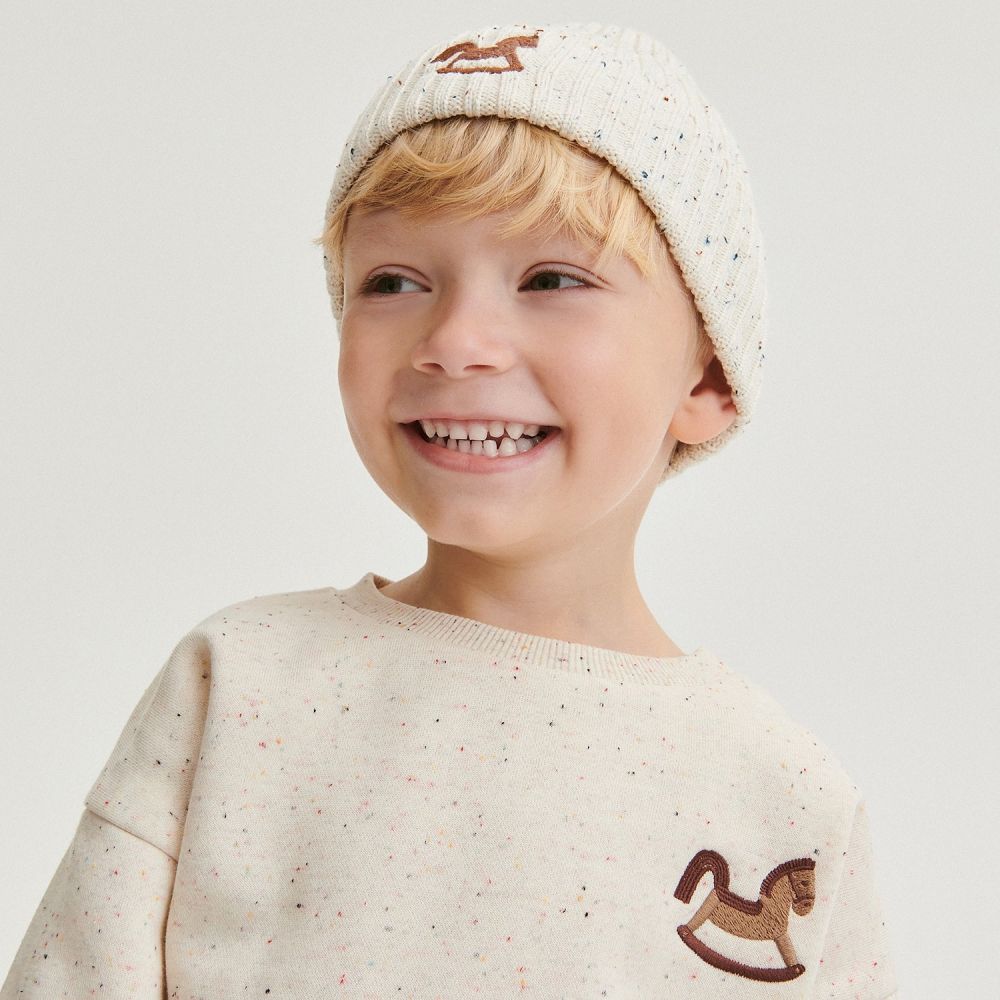 Reserved - Melanžová čiapka beanie s aplikáciou - Krémová