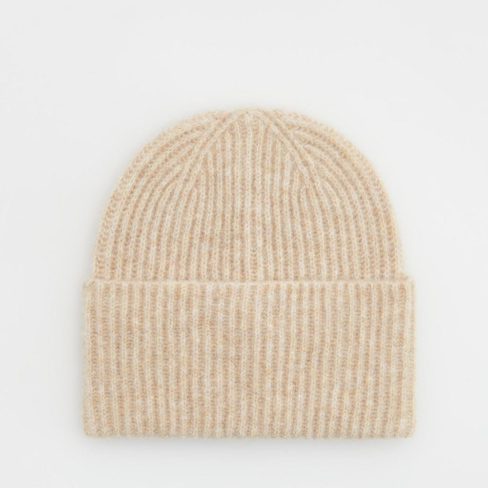 Reserved - Pletená čiapka beanie - Béžová