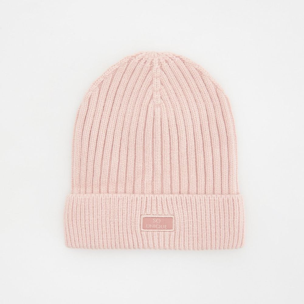 Reserved - Čiapka beanie s aplikáciou - Ružová