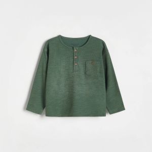 Reserved - Štruktúrované henley tričko s dlhými rukávmi - Zelená