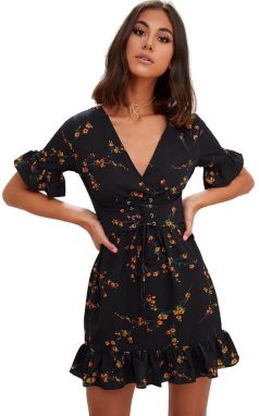 Čierne kvetinové swing mini šaty s korzetovým pasom