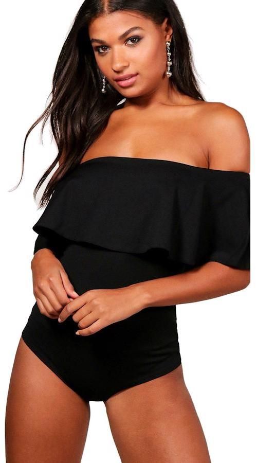 Maddie Body s Bardot výstrihom