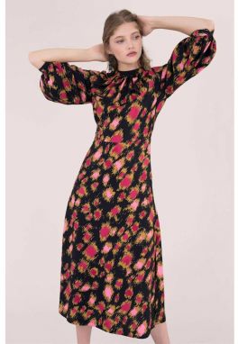 Midi šaty s rukávmi