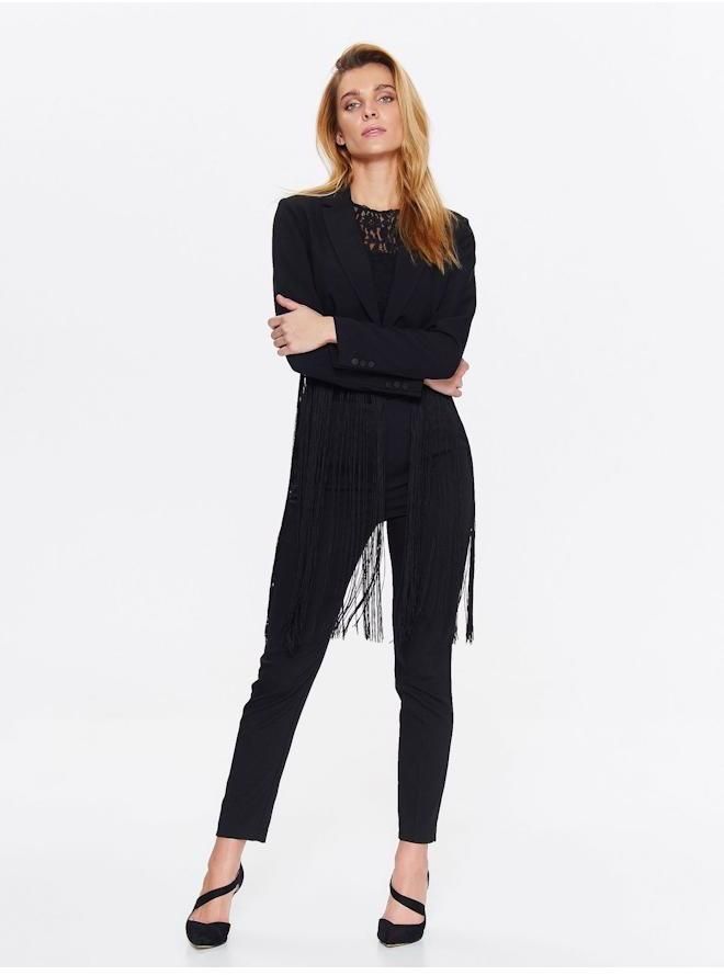 Čierny blazer so strapcami