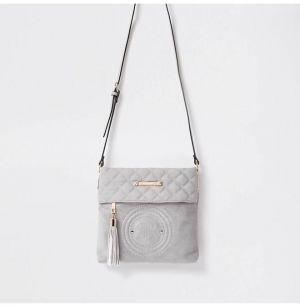 Crossbody kabelka s reliéfom