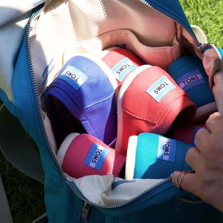Nadčasové a dobročinné TOMS