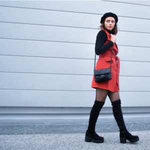 Red sleeveless dress