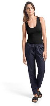 Hanro Top Yoga 7995 Čierna Regular Fit