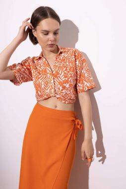 DEFACTO Regular Fit V-Neck Patterned Short Sleeve Crop Shirt