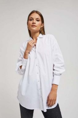 Oversize shirt with decorative buttons