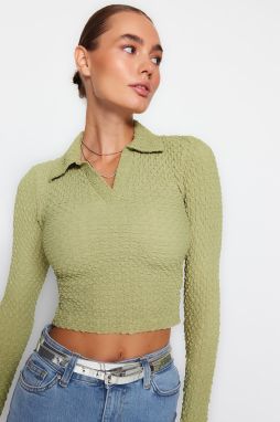 Trendyol Green Premium Textured Fabric Polo Neck Fitted/Situated Crop Knitted Blouse
