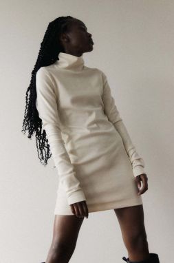 Šaty MUUV. biela farba, mini, priliehavá
