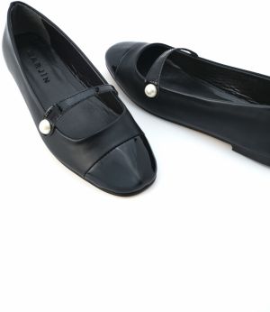 Marjin Women's Banded Pearl Detail Ballet Flats with a scalloped pattern, Black.